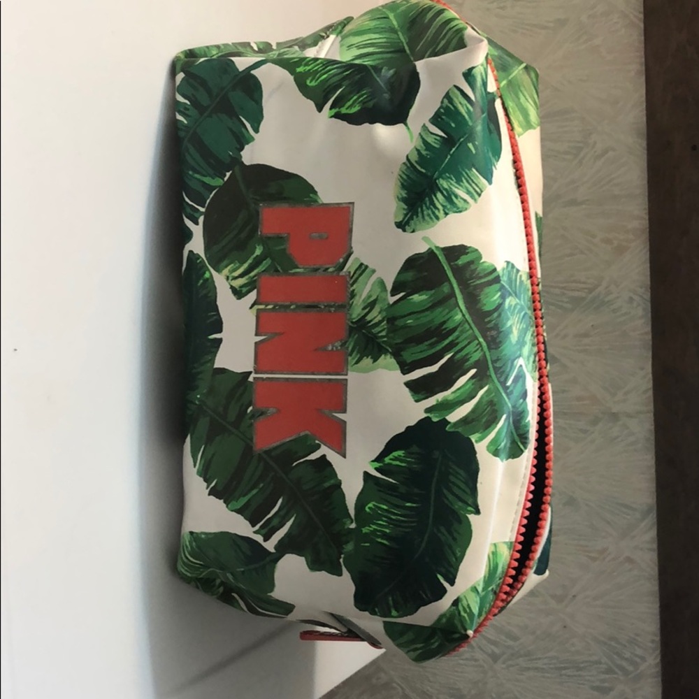 Cosmetic bag